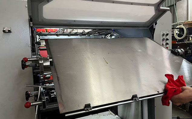 Paper Feeding Table