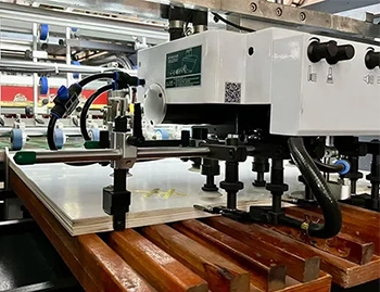 How Does an Automatic Foil Hot Stamping Machine Handle 200T Pressure?